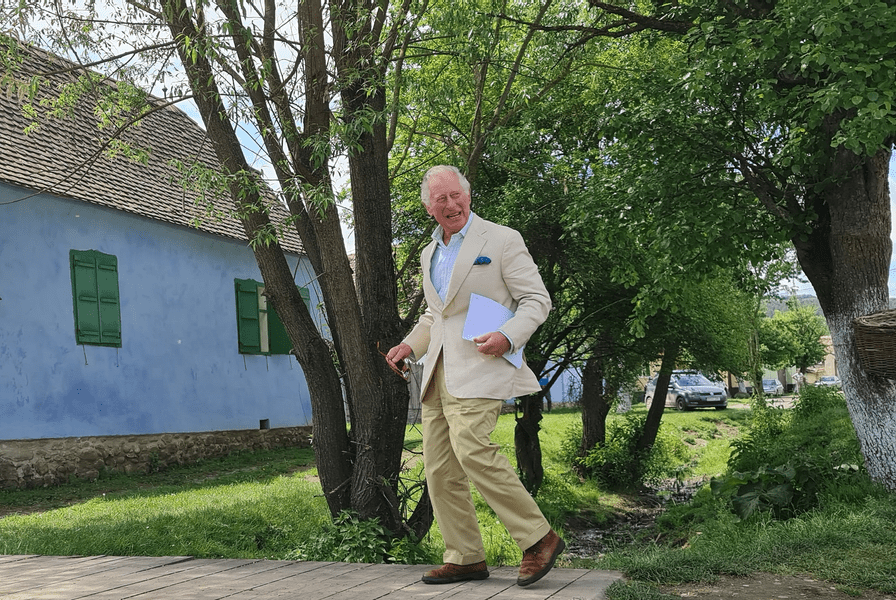 Pasiunile Regelui Charles al III-lea, de la pictură până la Transilvania. Suveranul se mândrește că este urmașul unui prinț valah