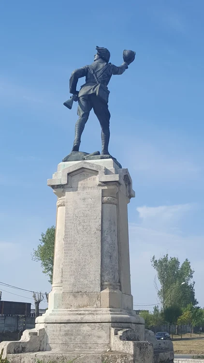 monumentul eroilor Ecaterina Teodoroiu 1916 1919 Slatina (4) jpg jpeg
