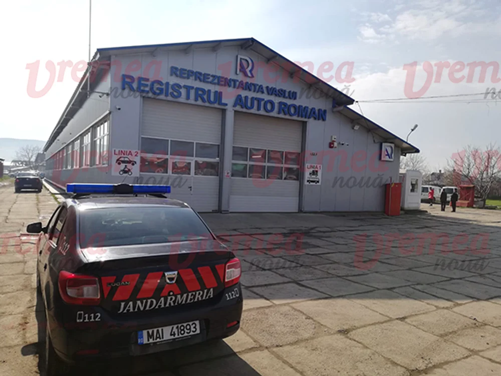 
    Procurorii DNA fac percheziții la RAR Vaslui FOTO: vremeanoua.ro  