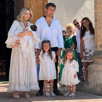 Laura Cosoi si Cosmin Curticapean botez Lara in Maramures (34) jpg