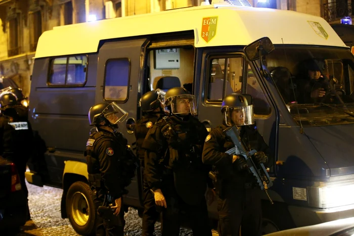 Incident armat în Paris