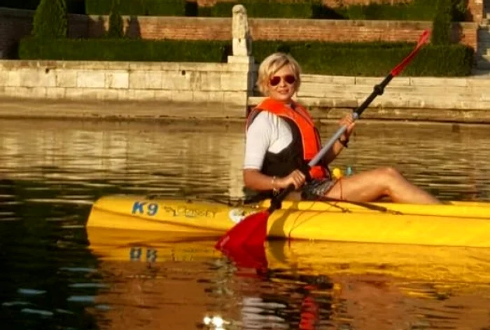 Adora pe lacul Mogoşoaia, lângă Bucureşti