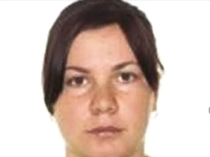 Femeia este căutată de poliţie