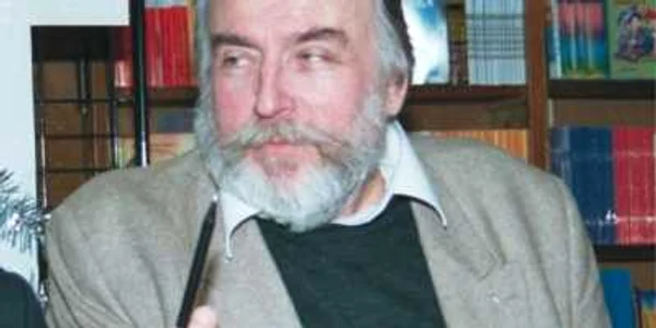 Adrian Păunescu s-a născut la 20 iulie 1943, într-o localitate din Basarabia
