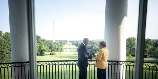 Joe Biden şi Angela Merkel FOTO EPA-EFE