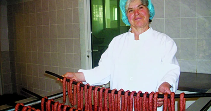 Leontina Iovănescu e proprietara unui brand hunedorean de mezel – virşli de Sălaş