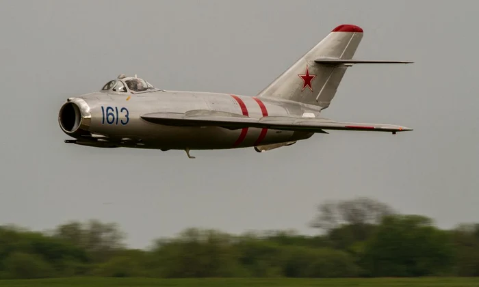 Foamete, sărăcie și Mig uri  Achizițiile de avioane militare sovietice în perioada comunistă  jpeg