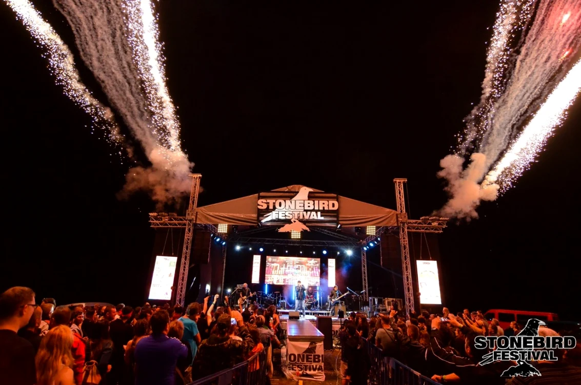 Festivalul Stonebird de la Corbi atrage mii de fani anual FOTO: Stonebird Festival
