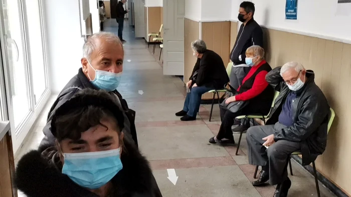 aglomeraţie vaccinare centru slatina