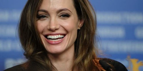 Actriţa din Tomb Rider este în vacanţă în Grecia zilele acestea