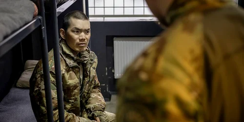 Serviciul ucrainean de securitate a interogat doi prizonieri de război chinezi FOTO PROFIMEDIA
