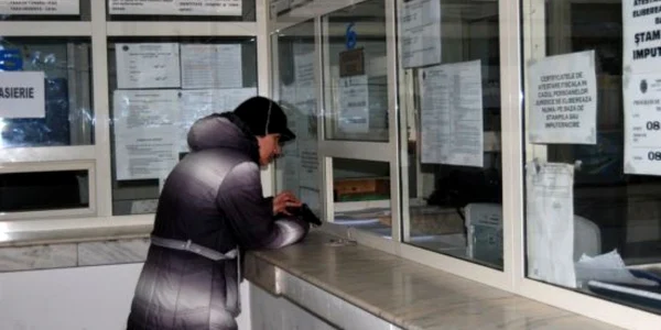 Slătinenii nu se înghesuie să-şi plătească dările