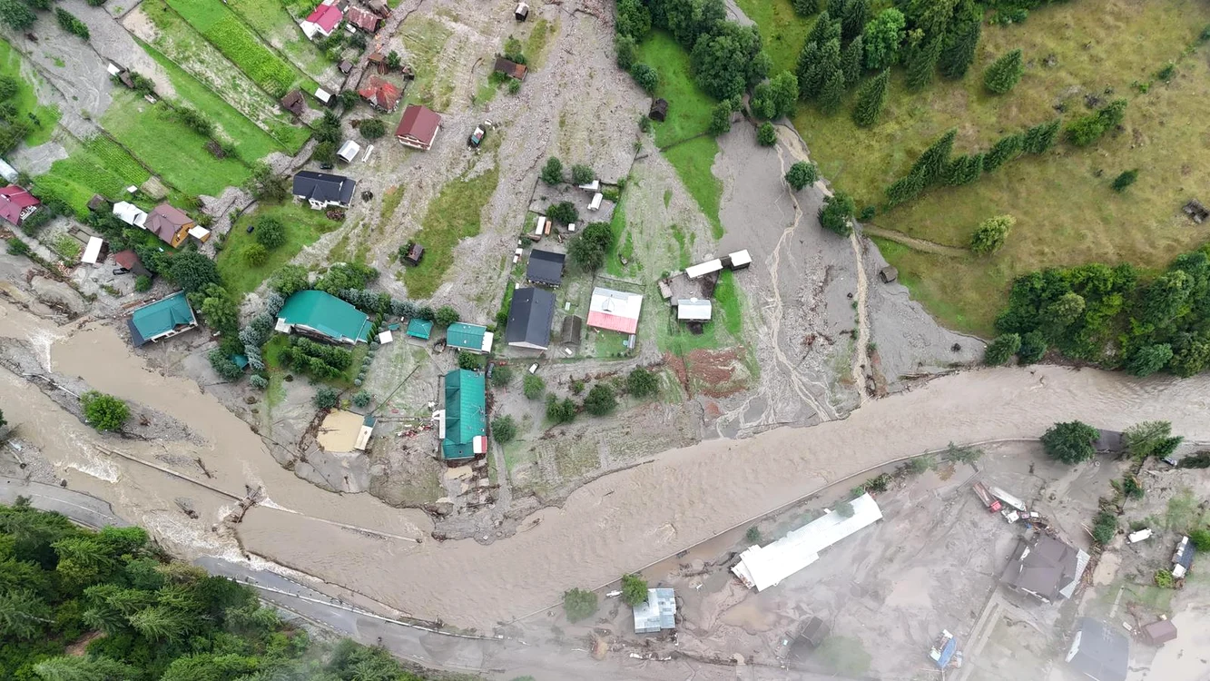 Prefectul din Suceava cere ONG-urilor să strângă bani pentru localnici FOTO: Arhivă