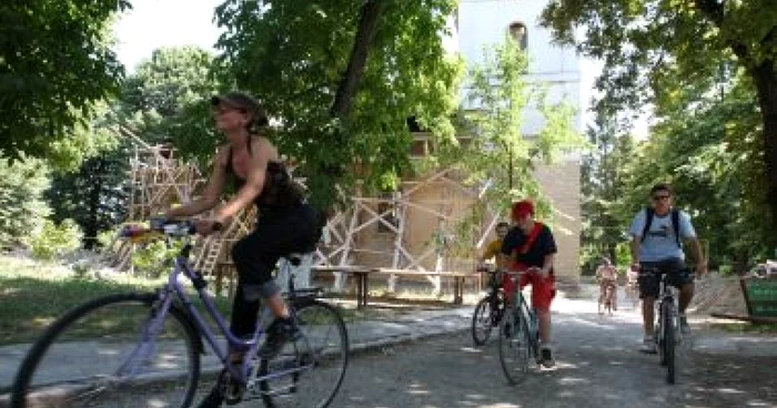 Iaşi: Pelerinaj pe bicicletă în numele Domnului (FOTO)