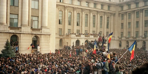 AFP  19990707  SAPA990629692510  v1  HighRes  R0maniaUprisingCommunism jpeg