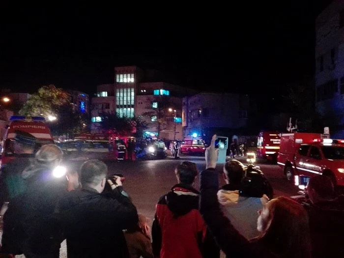27 de persoane au decedat în urma unui incendiu izbucnit într-un club din Bucureștifoto: Andreea Voicu