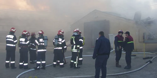 Incendiu la depozitul Second Tex din Dorolţ 