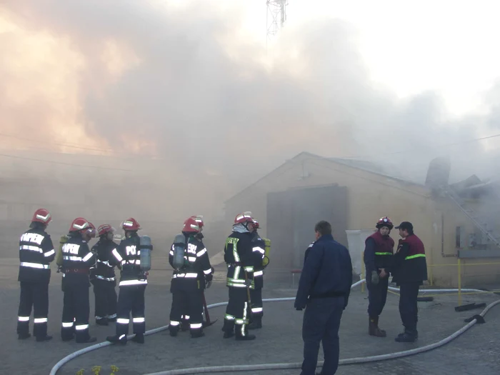 Incendiu la depozitul Second Tex din Dorolţ