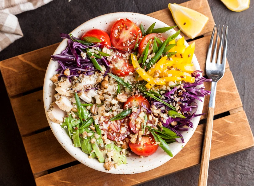 Salata de avocado ajută la reducerea nivelului de colesterol rău FOTO: Shuterstock