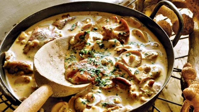 Cum să faci ciulama de ciuperci ca la bunica.