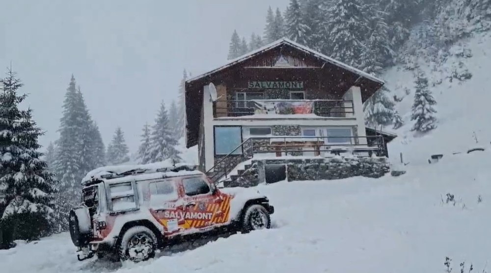 Trei ucraineni au fost salvați de salvamontiștii maramureșeni după ce au trecut granița pe munte