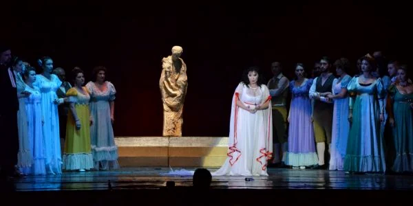Imagine din spectacolul Lucia di Lammermoor FOTO Teatrul Leonard din Galaţi