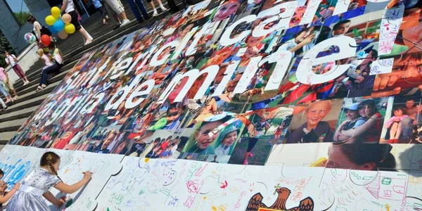 Un puzzle al fericirii de 32 de metri pătraţi. Foto: UNICEF