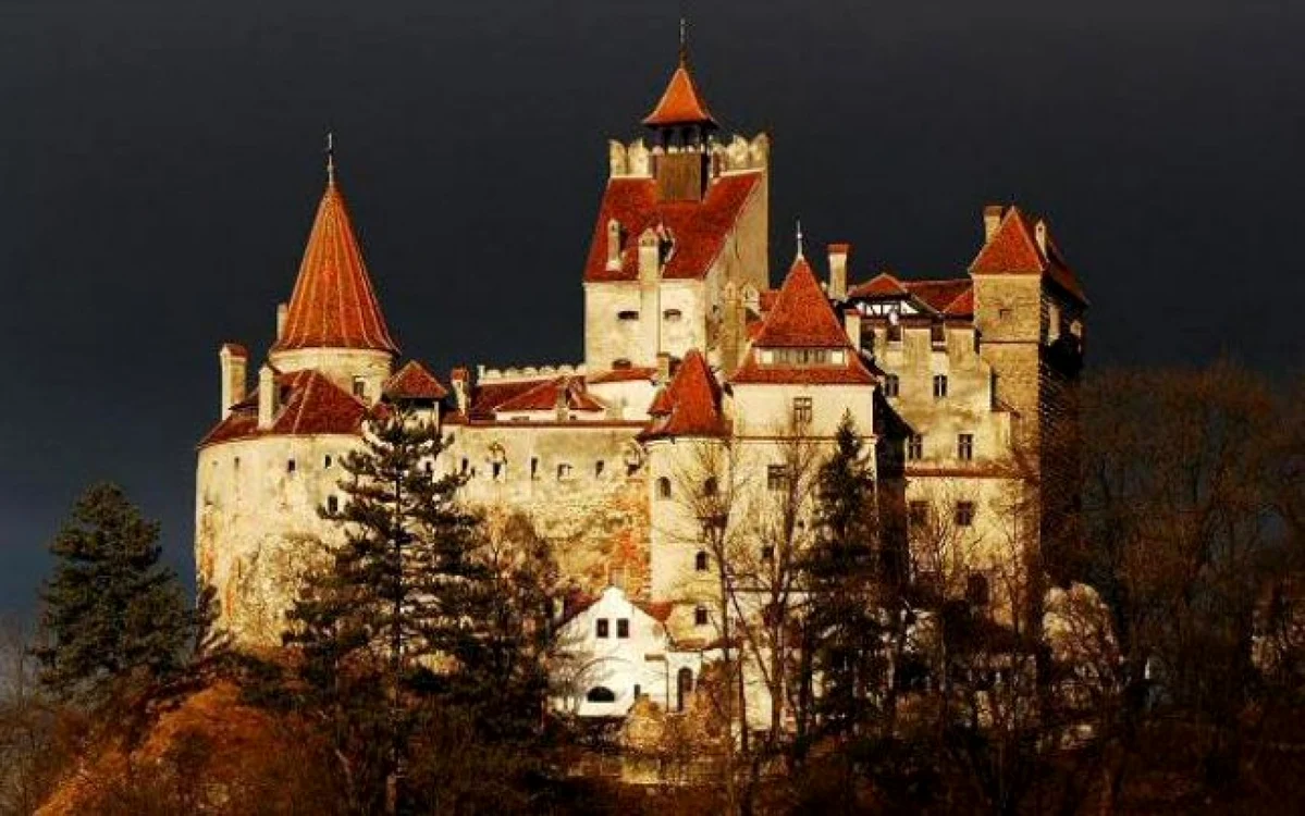 Tradiţiile sunt promovate de Castelul Bran