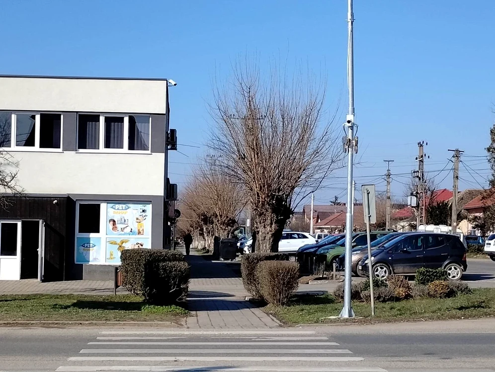 Soluție inteligentă pentru trecerea de pietoni FOTO Ștefan Both