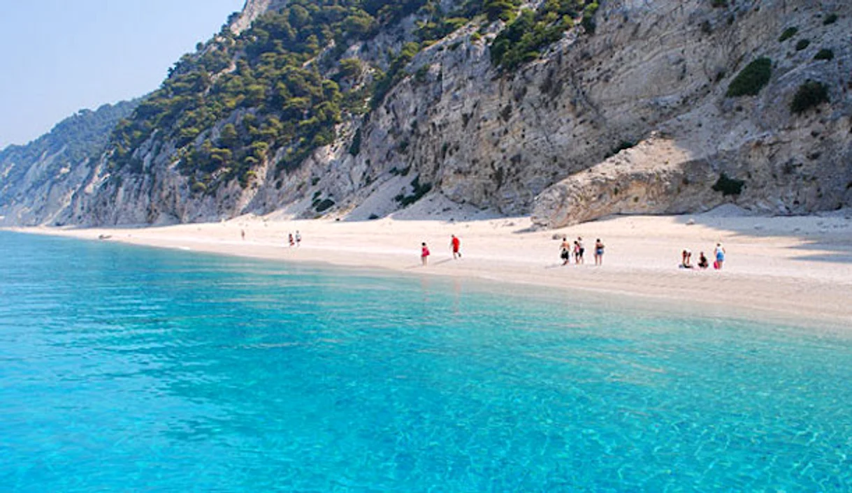 Insula grecească Lefkada este o destinație de vacanță preferată de români