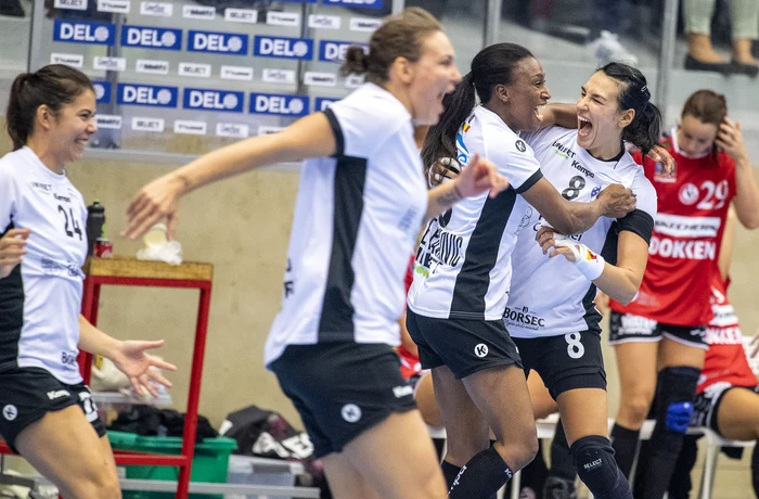 Cristina Neagu se bucură după gol marcat în ultima secundă a meciului cu Team EsbjergFoto: EPA-EFE
