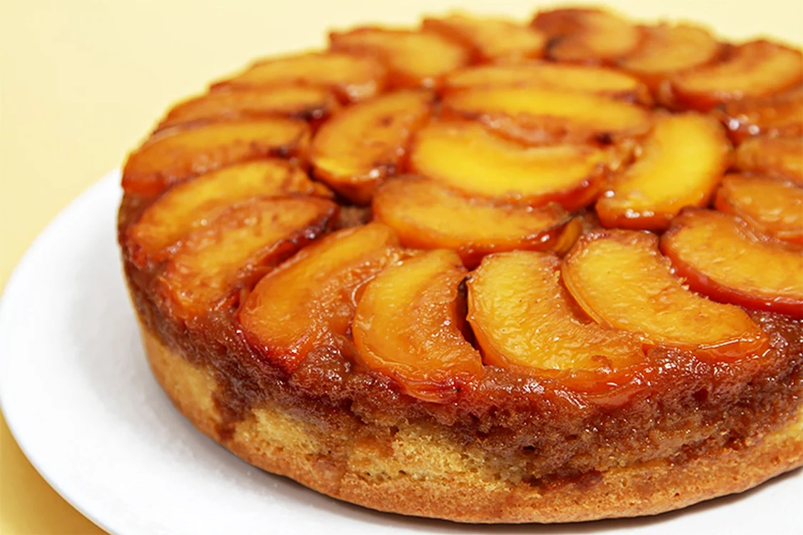 IMG 6658 Peach upside down cake with Cognac caramel 750 jpeg