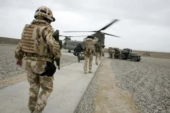 Soldaţi britanici în Afganistan. FOTO Reuters