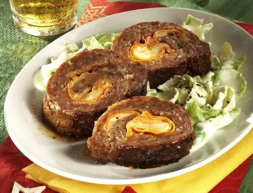 rulada de carne tocata cu branza jpeg