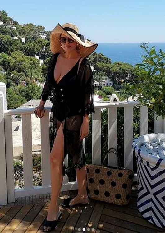 Andreea Marin se relaxează în Capri