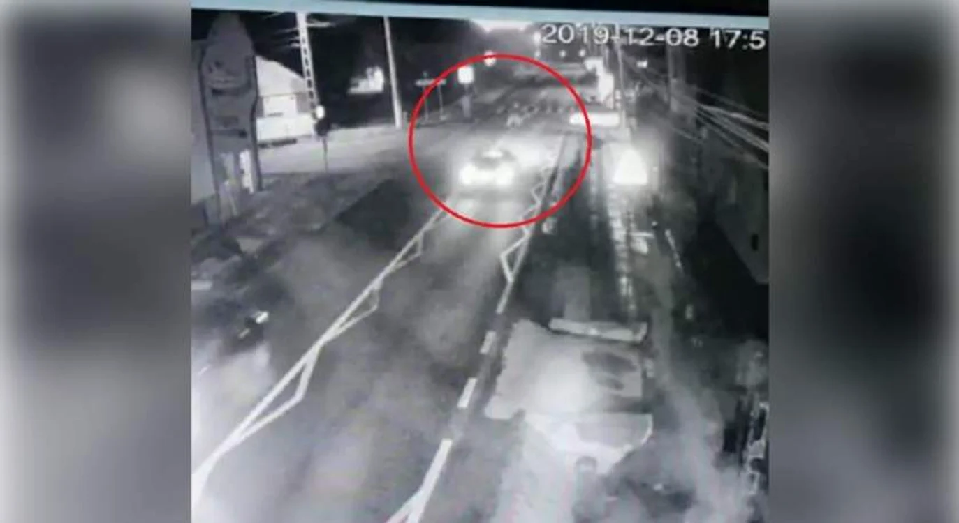 Victima a traversat strada la câțiva metri de trecerea de pietoni Foto: observator.tv