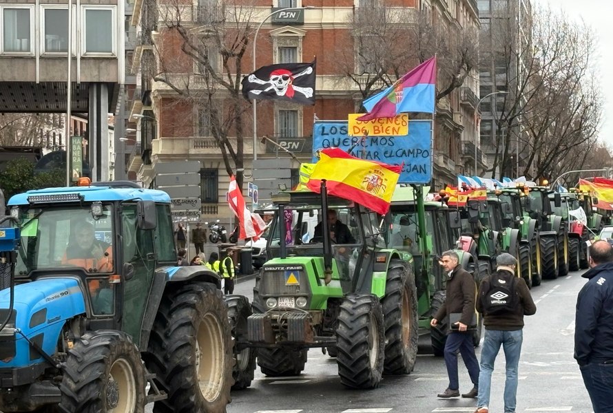 Protest masiv al agricultorilor în Madrid. Fermierii spanioli protestează față de acordul UE-Mercosur