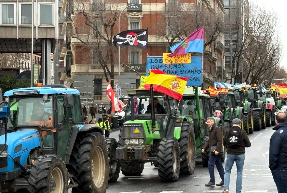 Circa 1.500 de fermieri protestează la Madrid FOTO X / Jesús Soler @jesussolfer