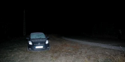 Autoturismul sinucigasei a fost gasit abandonat pe marginea lacului