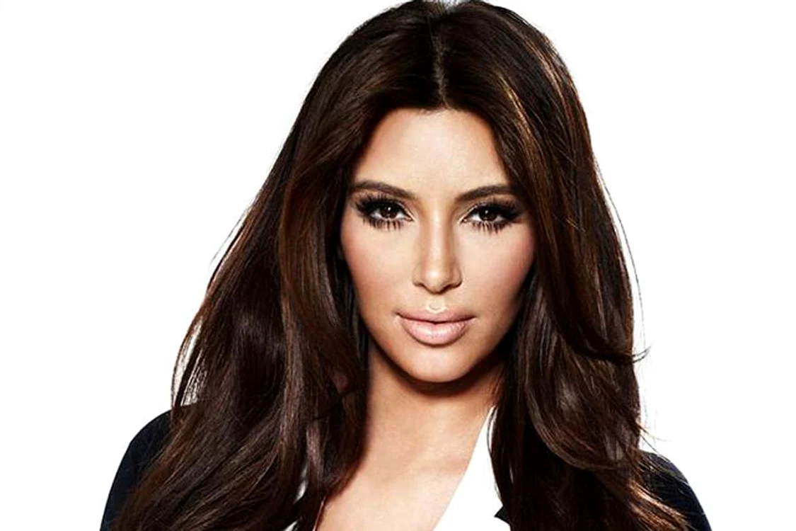 
    Kim își scoate sânii imenși la înaintareFOTO: Arhiva personală  