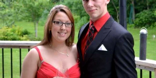 Tânăra din Canada şi-a cunoscut mama  prin interemdiul internetului