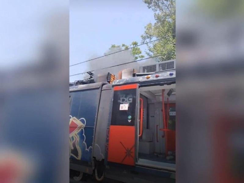 Tren cu turiști români, în flăcări în Italia. Momentele de panică, povestite de o româncă: „Trenul nu oprea, am început să spargem geamurile”