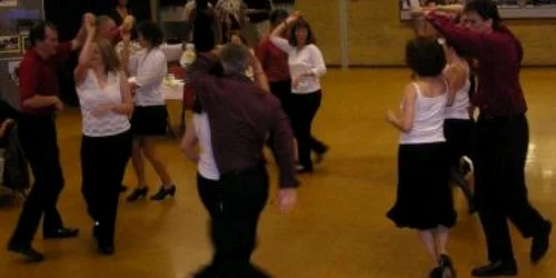NEAMŢ: Cursuri de dans de societate