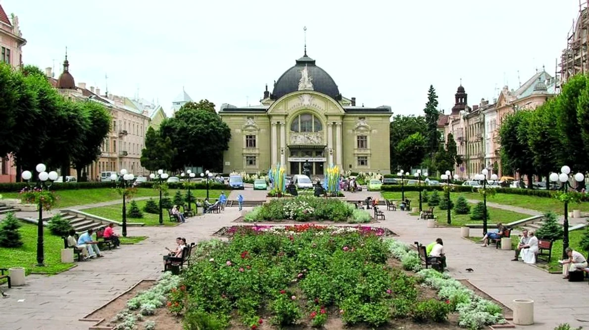 Teatrul Naţional din Cernăuţi, de la entuziasm la nepăsare jpeg