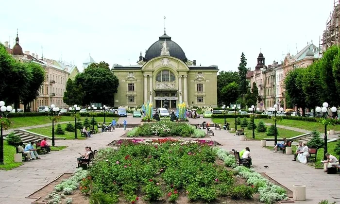 Teatrul Naţional  din Cernăuţi,  de la entuziasm la nepăsare jpeg