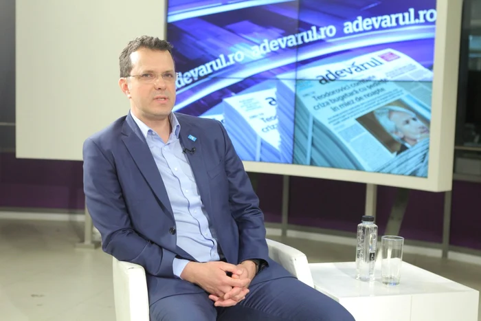 Ionuţ Moşteanu îi cere premierului să se delimiteze de "emisarul" pentru SUA. FOTO: Eduard Enea