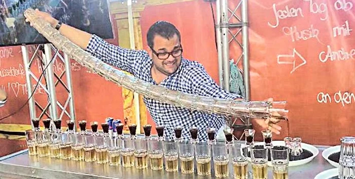 17 pahare au fost umplute dintr-un foc la Dusseldorf, Germania