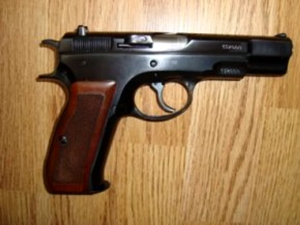 Bărbatul este angajat al firmei WBC Security, care asigură paza combinatului siderurgic ArcelorMittal Galaţi.