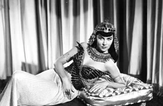 RHONDA FLEMING în rolul Cleopatrei foto profimedia 0137026979 jpg
