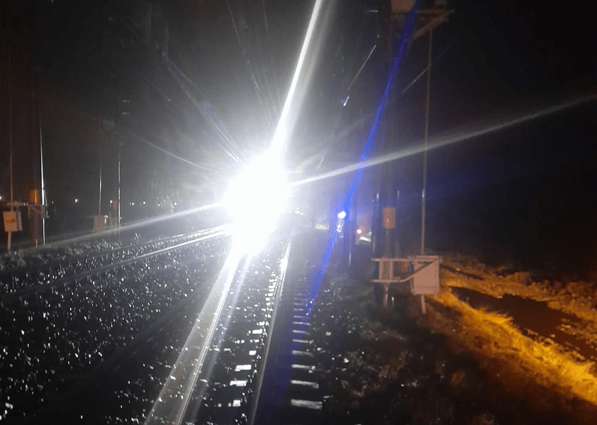 Un tânăr sinucigaș din Neamţ s-a întins pe şine şi a aşteptat să vină trenul. În acel loc s-au mai întâmplat tragedii 